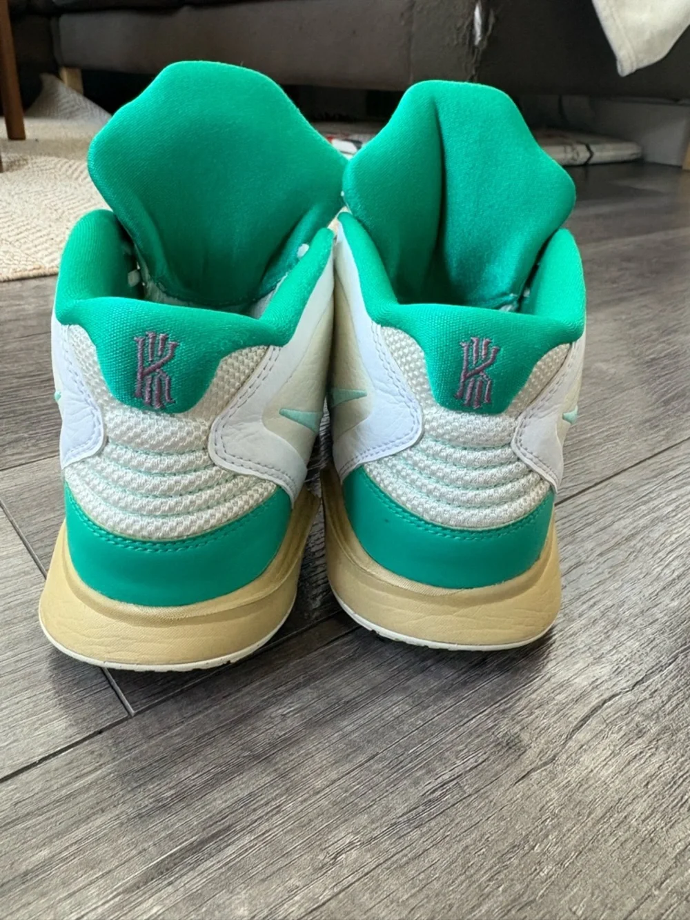 Nike Youth Kyrie Basketball shoes in seaglass - Picture 2 of 4